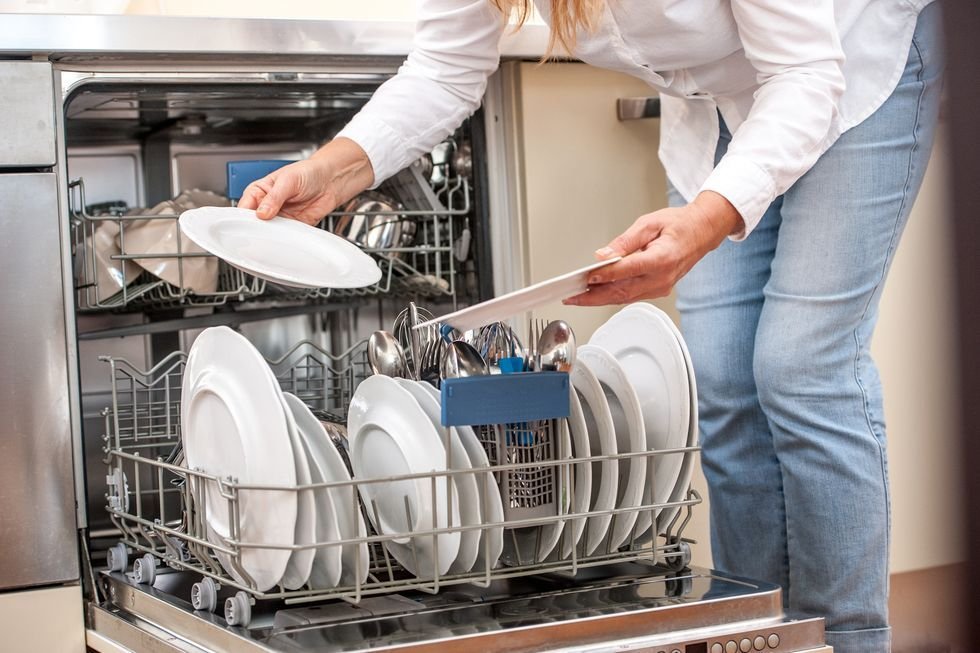 Dishwasher job in Canada